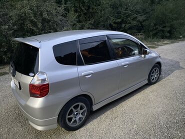 машина алам рассрочкага: Honda Fit: 2001 г., 1.3 л, Вариатор, Бензин, Хетчбек