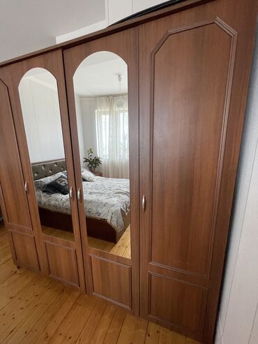 Mebel: İkinəfərlik çarpayı, Dolab, Komod, 2 tumba, İşlənmiş