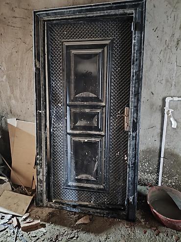 Metal giriş qapısı - Material: qalın metal konstruksiya, möhkəm