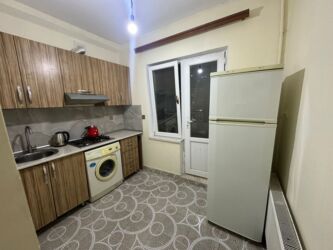 Uzunmüddətli kirayə mənzillər: Yeni yasamalda 9/6 mertebesinde 1 otaqli ev 500 azn ev oğlanarada — 9