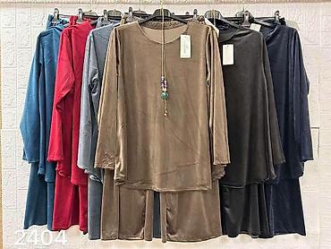 Plisani kompleti za punije dame Cena: 3500 dinara V. L xl 2xl 3xl — 5