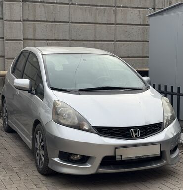 Honda: Honda Fit: 2012 г., 1.5 л, Вариатор, Бензин, Хэтчбэк