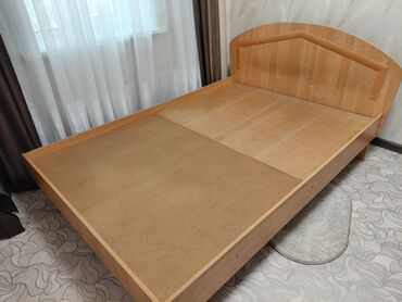 Двуспальные кровати: Продам двухспальную кровать с двумя матрасами (БУ) — 8 000 сом — 5