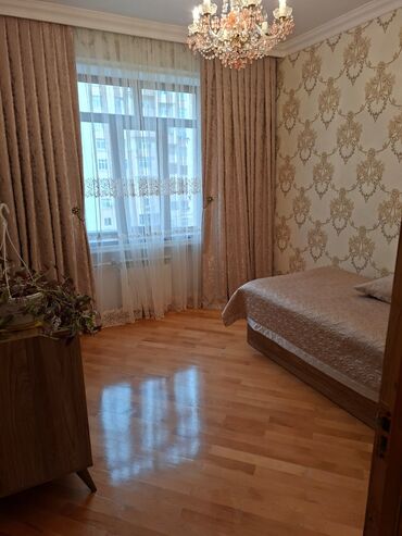 Təmir işləri: Təsviri: Klassik üslubda tam təmirli mənzil interyeri - Geniş dəhliz — 2