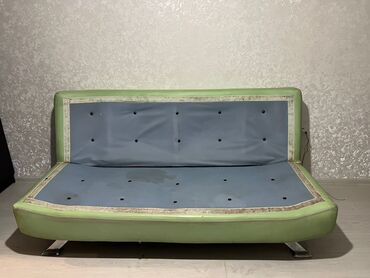б мебель: Диван-кровать, цвет - Зеленый, Б/у