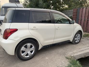 авто расрочку бишкек: Toyota ist: 2003 г., 1.3 л, Автомат, Бензин, Хетчбек