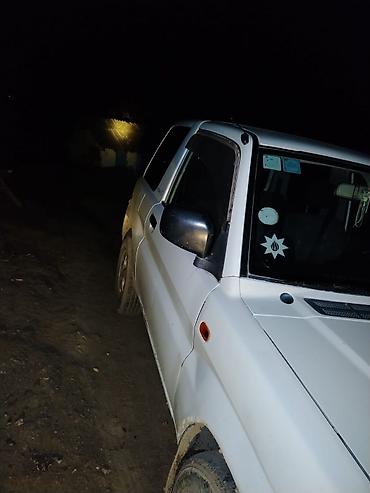 Mitsubishi: Mitsubishi Pajero iO (qısa kuzov, 3 qapı) – ağ rəngdə, şəhər və ofroud — 4