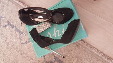 Босоножки, сандалии, шлепанцы: Босоножки, 38, Steve Madden, Б/у, цвет - Бежевый, Самовывоз at lalafo.kg Босоножки, сандалии, шлепанцы: Босоножки, 38, Steve Madden, Б/у, цвет - Бежевый, Самовывоз