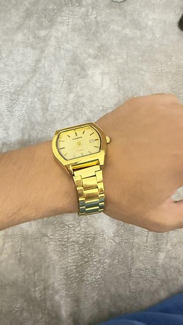 saat romanson: CASIO klassik kvarç qol saatı - Korpus və qolbaq: Qızılı rəngdə — 1