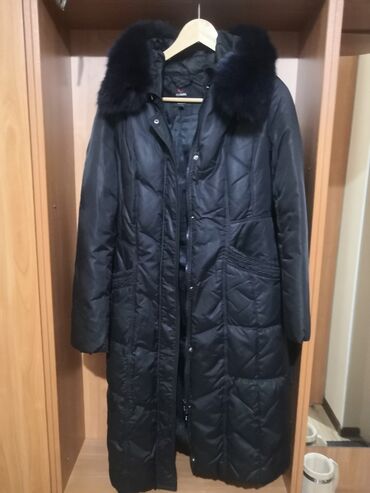 женские пальто куртки в Кыргызстан | ПАЛЬТО: Пуховик женский, размер 46 - 48, длина от плеча (от шеи) 112 см