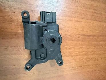 svetleci znak vw: MOTOR KLAPNE KLIME ZA VOLKSWAGEN GOLF 7 - 5Q0907511A | Motor klapne — 3