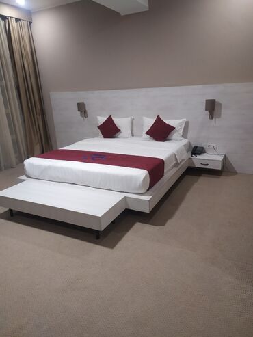 Посуточная аренда комнат: 300 м² — 2