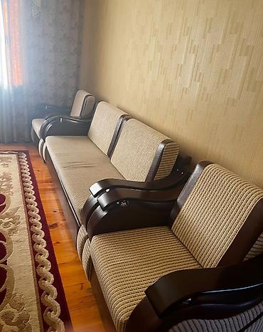 divan rengleri: Satılır: Divan və kreslo dəsti. Səliqəli və yaxşı vəziyyətdədir. Rahat — 4