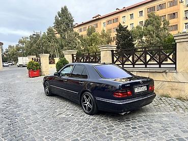 320: Mercedes-Benz E 320: 3.2 l | Sedan — 2