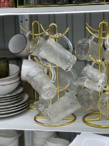 стекло для журнального столика: Набор стеклянных кружек с держателем - Прозрачные кружки из