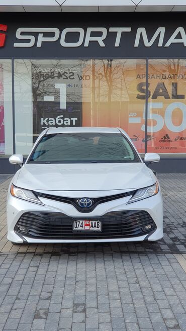 70 американец: Toyota Camry: 2018 г., 2.5 л, Автомат, Гибрид, Седан