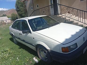 Унаа: Volkswagen Passat: 1990 г., 1.8 л, Кол менен иштөөчү, Бензин, Седан — 2