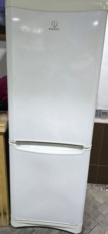 soyuducu satilir lalafo: 2 qapılı Indesit Soyuducu Satılır, rəng - Ağ