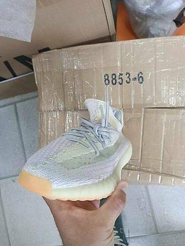 bff torba: Adidas Yeezy
brojevi 36 do 44
cena 4000 dinara — 7