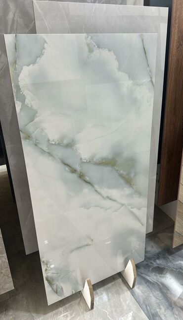 metbex aboylari 2022: Böyük ölçülü mərmər effektli keramika plitə - Dizayn: Açıq boz-ağ