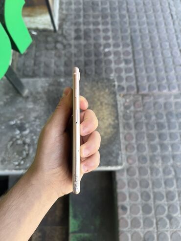 IPhone 8, Золотой, Битый
