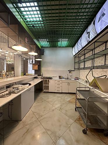 офис политех: 🏢 СДАЁТСЯ КОММЕРЧЕСКОЕ ПОМЕЩЕНИЕ — 330 м² 📍 Советская / Суеркулова — 8