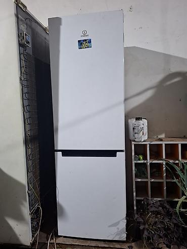 dondurma soyducu: Indesit iki qapılı soyuducu (alt kamerada dondurucu) - Rəng: ağ - Üst — 2
