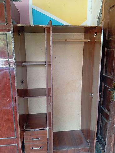 кухонные посуды: 2 шкаф 2500сомго алып кеткиле. кыргыз-чек 6-кмде — 2