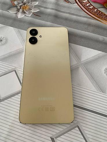 samsung s22 цена: Смартфон Samsung (серия Galaxy A) в золотистом цвете. Основные — 2