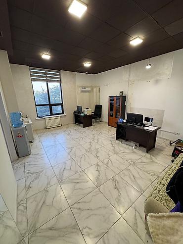Коммерческая недвижимость: Продажа офисов 125 м², С ремонтом, Многоэтажное здание, 1 этаж — 5