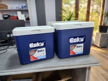 рыбий корм: В наличии имеется термобокс для продуктов, ESKY 33L, 50L