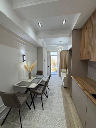 срочно продаётся 1 комнатная квартира в районе шлагбаум: 1 бөлмө, 44 кв. м, Элитка, 9 кабат, Дизайнердик ремонт