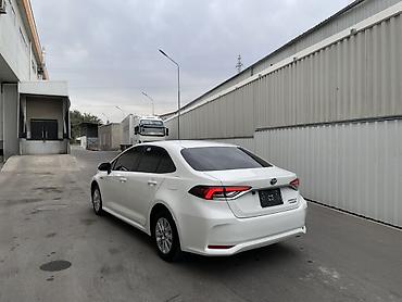 Продажа авто: Toyota Corolla: 2019 г., 1.8 л, Вариатор, Гибрид, Седан — 3