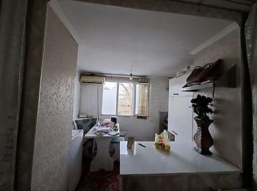 парк фучика: 1 комната, 15 м², Гостиничный тип, 2 этаж, Старый ремонт — 2