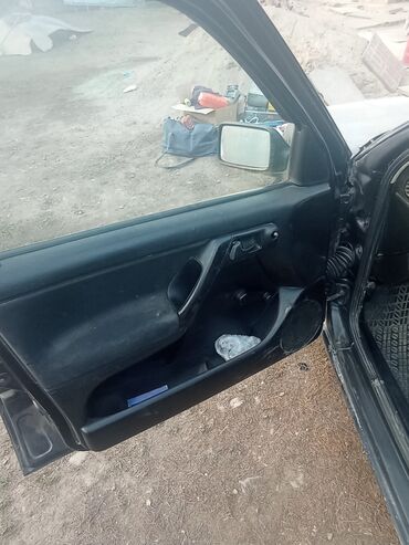 Volkswagen: Volkswagen Golf: 1992 г., 1.8 л, Бензин, Хэтчбэк — 6