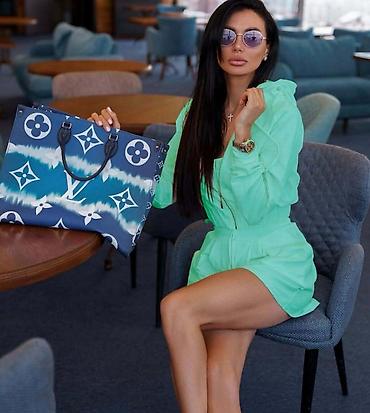 massimo dutti baletanke: Komplet iz 3 dela:crop top dukserica na rajfislus,majica na bratele i — 3