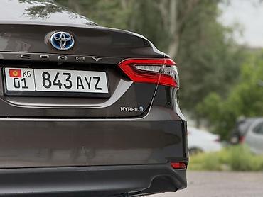 Toyota: Toyota Camry: 2021 г., 2.5 л, Вариатор, Гибрид, Седан — 5