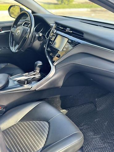 audi 4: Toyota Camry: 2018 г., 2.5 л, Автомат, Бензин, Седан — 2