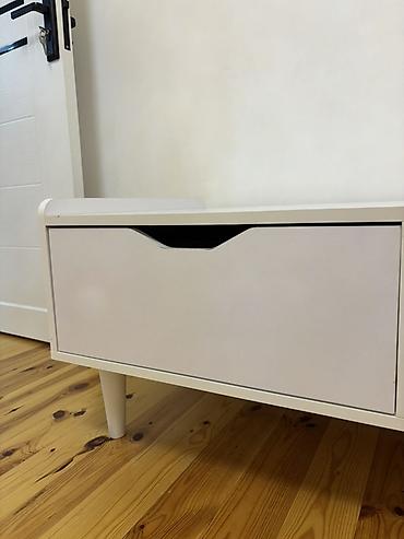 Sifarişlə jurnal masaları: Düz masa, Açılmayan, Təkərsiz, Parlaq laminat — 12