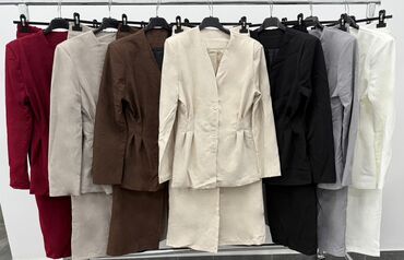 Kompleti: 💫Ženski elegantni komplet – sako i pantalone
✅3200 din — 10