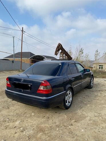 Mercedes-Benz: Mercedes-Benz C-Class: 2 l | 1994 il Sedan — 4