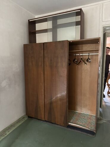 шкаф куплю: Зал үчүн гарнитур, Шкаф, ДСП, Өзү алып кетүү, түсү - Күрөң