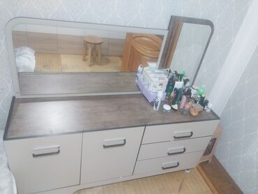 Divan və kreslo dəstləri: SvncKamod satılır 100 azn. Yeni kimidir, heç bir deffekti yoxdur