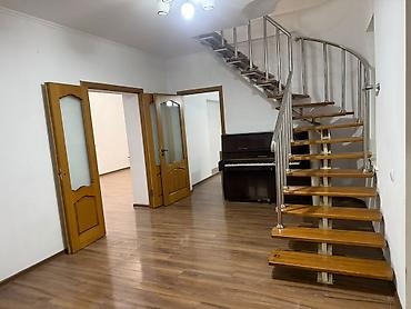 Үйлөрдү ижарага берүү: 170 м², 5 бөлмө, Чогуу жашоосу жок — 1