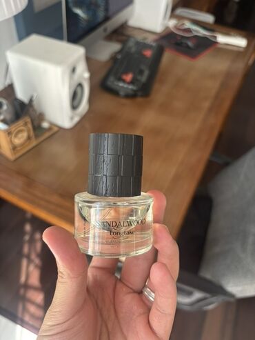 масляный парфюм: Аромат Longtake Sandalwood — парфюмерная вода с акцентом на
