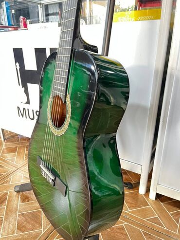 gitara alıram: Klassik gitara, Yeni, Ödənişli çatdırılma