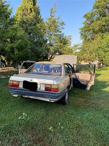 мотор жок: Audi 100: 1990 г., 1.8 л, Кол менен иштөөчү, Бензин, Седан — 1