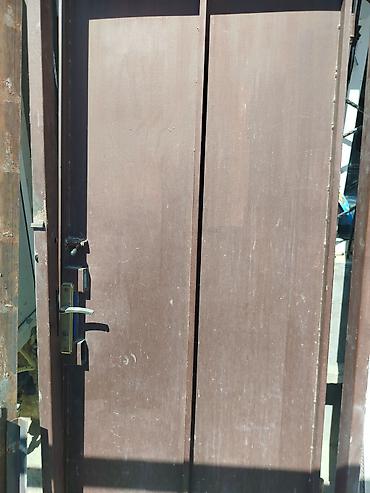 köhnə dəmir qapı: Metal giriş qapısı və çərçivəsi - Material: tam metal konstruksiya — 2