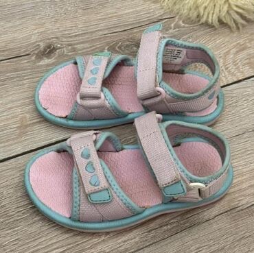 Детская обувь: Сандалики Clarks 26/27 р UK 9 - 300 сом 🌸 Коралловые тапочки 26 р — 2