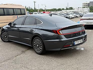 Транспорт: Hyundai Sonata: 2022 г., 2 л, Автомат, Гибрид, Седан — 1